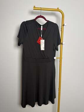 POSESHE Women's Plus Size Short Sleeve V-Neck Fit and Flare Midi Dress